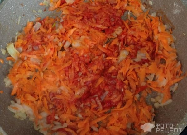 Рецепт: Минтай, тушеный в томатном соусе - с морковкой и луком