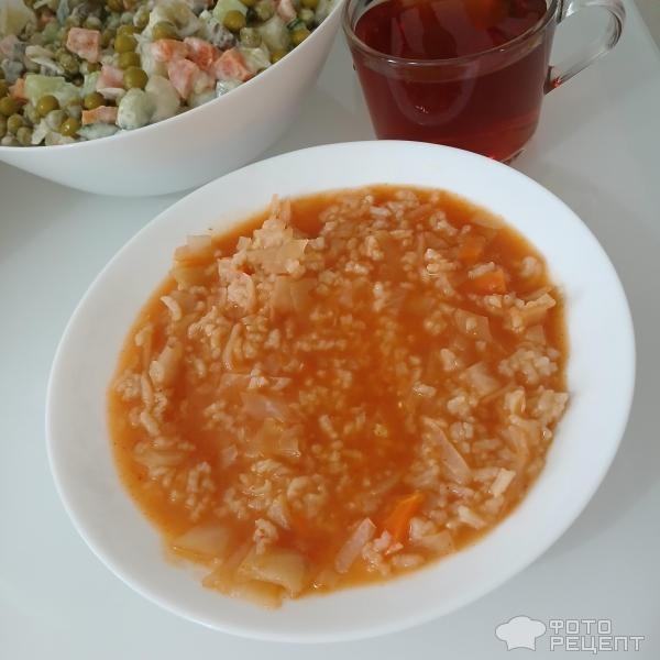 Рецепт: Постные томатные щи с рисом на грибном бульоне - Рецепт сытных постных щей без картофеля.