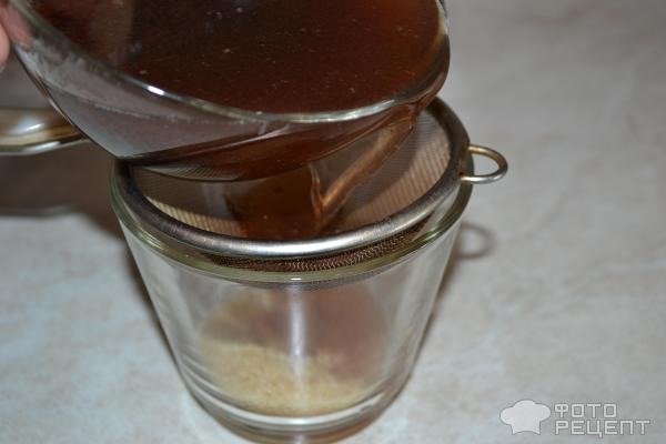 Рецепт: Панна-котта - С крыжовенным желе, корицей и орехами
