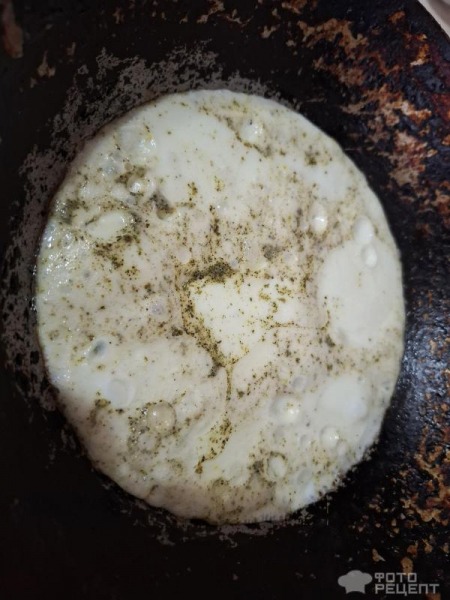 Рецепт: Белковый омлет - С колбасой и сыром.