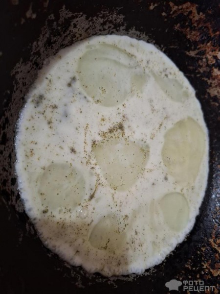 Рецепт: Белковый омлет - С колбасой и сыром.