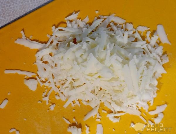 Рецепт: Стейки зубатки запеченые в духовке - с луком и сметаной