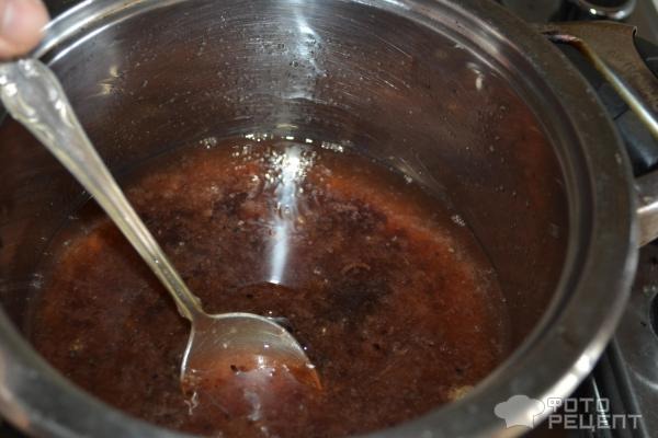 Рецепт: Панна-котта - С крыжовенным желе, корицей и орехами
