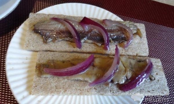 Рецепт: Салака сухого посола - Быстро и очень вкусно.