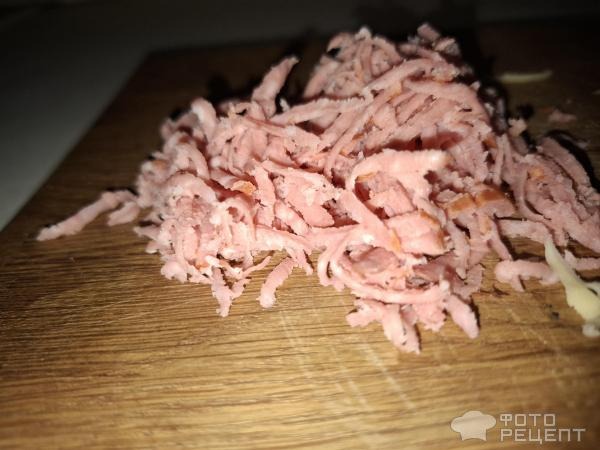 Рецепт: Белковый омлет - С колбасой и сыром.