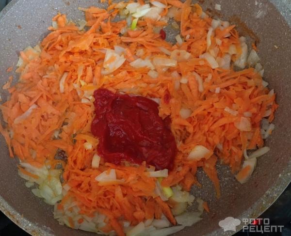 Рецепт: Минтай, тушеный в томатном соусе - с морковкой и луком