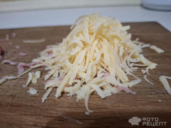 Рецепт: Белковый омлет - С колбасой и сыром.