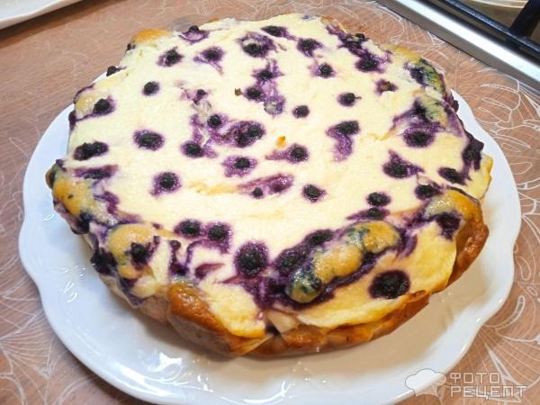 Рецепт: Пирог с замороженными ягодами - и творогом