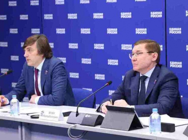 При поддержке ЕР в 2025 году будут отремонтированы больше 1,2 тысячи школ по всей стране