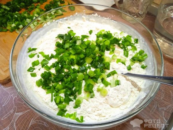 Рецепт: Пирог на кефире - с зелёным луком