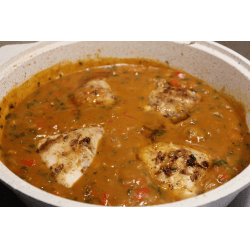 Рецепт: Бедро куриное по-венгерски - с луком и перцем