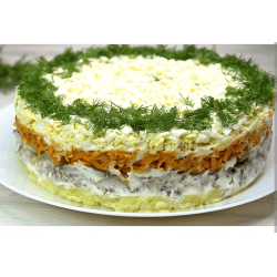 Рецепт: Салат "Слоеный с маринованными огурцами и шпротами" - С луково-морковной поджаркой