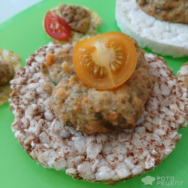 Рецепт: Вегетарианский пп-паштет из морской капусты и белой фасоли - Полезные рецепты с морской капустой. Бутерброды с паштетом из морской капусты.