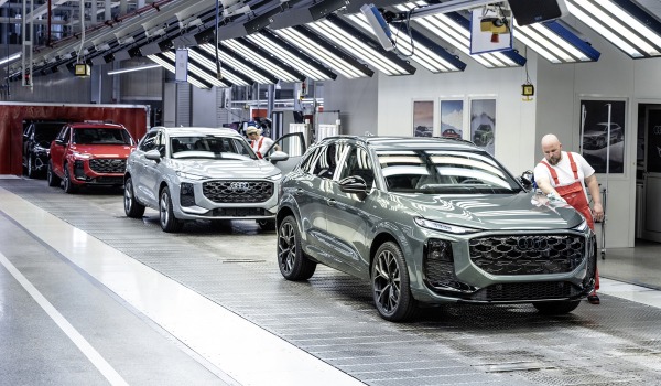 Кроссовер Audi Q3 перешел в третье поколение