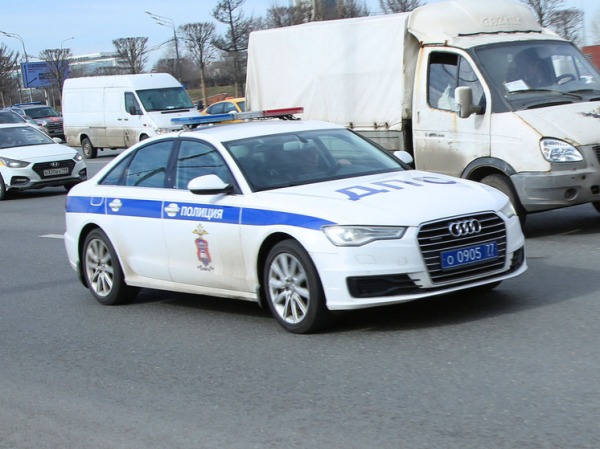 Сотрудники полиции задержали наркокурьера, спрятавшего наркотики в телевизоре
