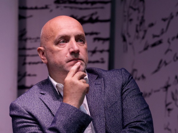 Захар Прилепин призвал показывать в кинотеатрах перед сеансами короткометражки о СВО