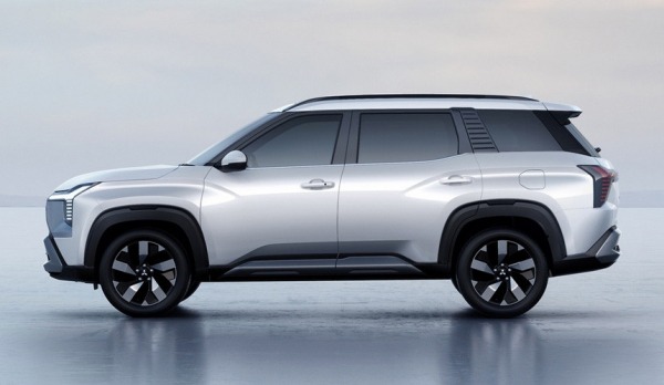 Представлен семиместный кроссовер Mitsubishi Destinator