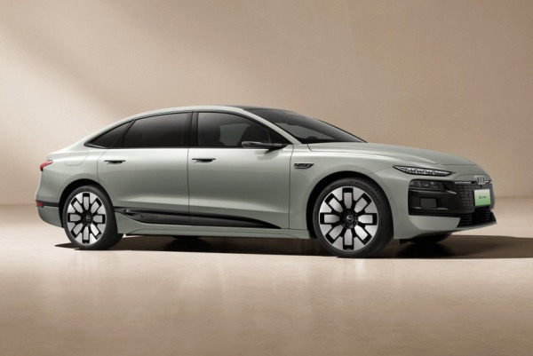 Седан Audi A6L e-tron &mdash; со своими техникой и электроникой