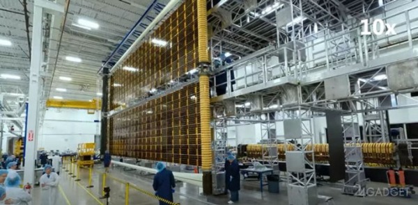 Гигантскую солнечную батарею для лунной станции впервые развернули во всю длину (2 фото + видео) Гигантскую солнечную батарею для лунной станции впервые развернули во всю длину (2 фото + видео)