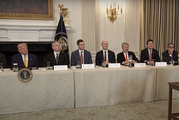 Трамп Белый дом выпускает отчет по регулированию криптовалюты