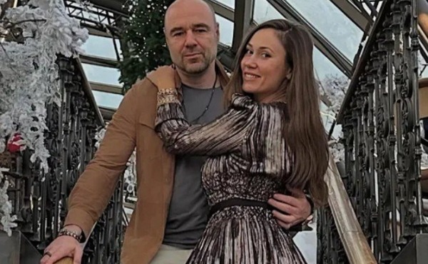 Лариса Долина отреагировала на скандал в семье Елены и Романа Товстик