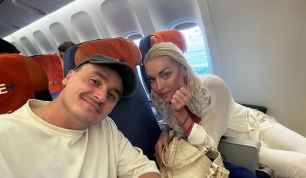 Волочковой пришлось оправдываться за демонстрацию ног пассажирам экономкласса Волочковой пришлось оправдываться за демонстрацию ног пассажирам экономкласса