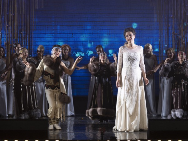 &laquo;Геликон-опера&raquo; привезла на Чукотку 4 тонны декораций