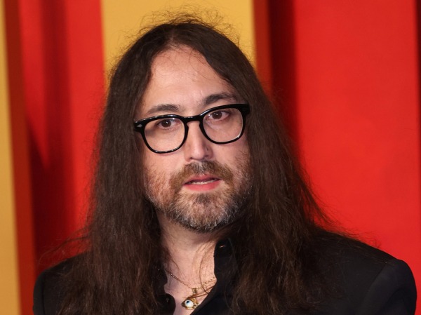 Сын Джона Леннона издает семейные архивы отца