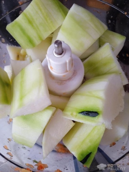 Рецепт: Кабачковая "аджика" - С болгарским перцем и чесноком: вкусная и пикантная, сразу и не поймешь что из кабачков