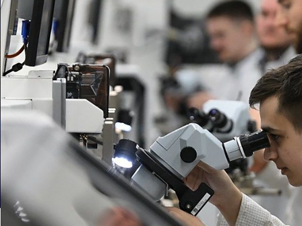 Академик РАН рассказал о новой технологии, которая поможет России стать ведущим производителем микросхем