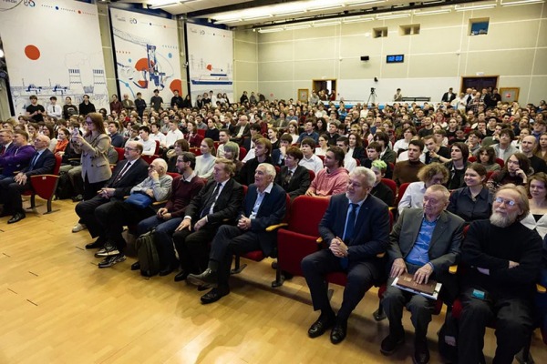 Академик Юрий Оганесян обсудил в МИФИ пределы существования материального мира