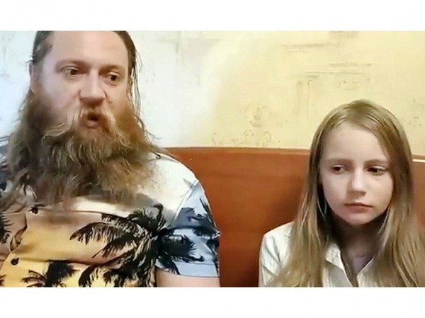 Алиса Теплякова получила диплом в 13 лет: будет кадровиком