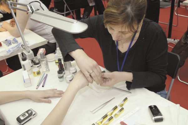 Чем обернется ГОСТ на маникюр: салоны поднимут цены, часть клиентов отсеется