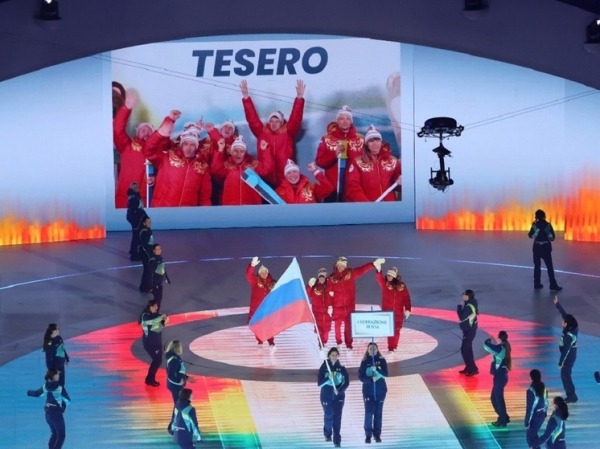 Флаг России вынесли на церемонии открытия зимней Паралимпиады-2026