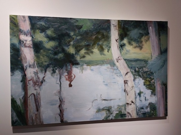 На выставке Ольги Чернышовой посетители проецируются на своды, а акварели сушатся на веревке