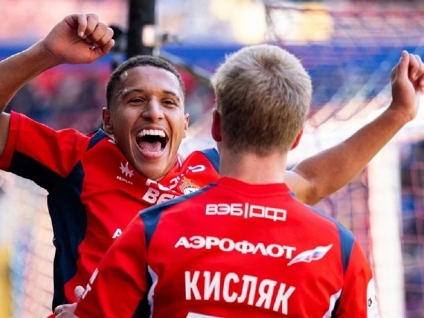 Ошибка Акинфеева не помешала ЦСКА прервать череду обидных поражений