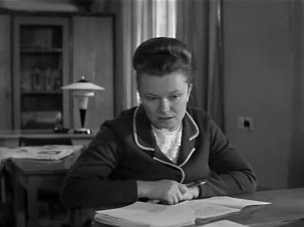 «Освобожденный» учитель присмотрит за роботом: проверку тетрадей решили отдать ИИ