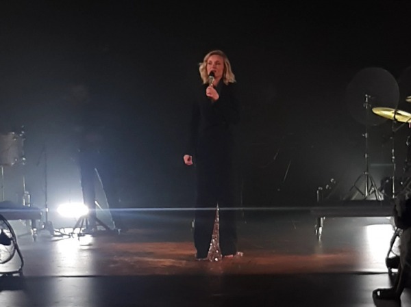 Певица Полина Гагарина на концерте предложила петь без нее: "У меня перерыв"