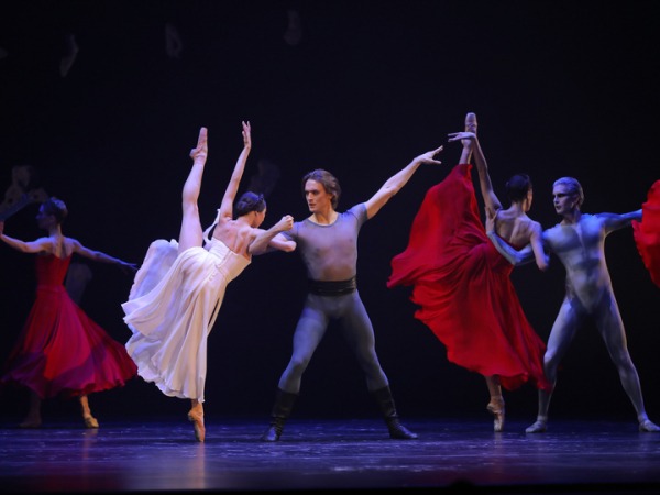 В Малом театре показали «Русский характер»