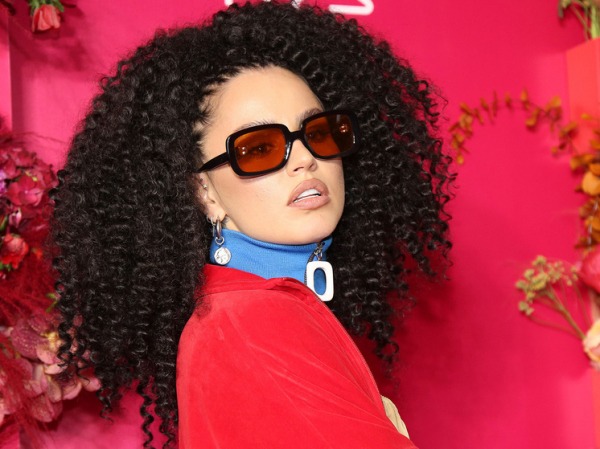 Zivert сделала хит Децла «Слезы» музыкой для танцев