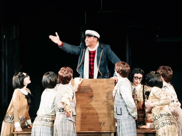 «12 стульев» привезли из Чебоксар