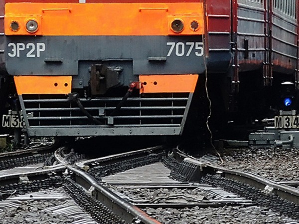 Два человека попали под поезда в Москве вечером в пятницу