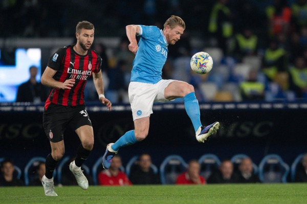 «Наполи» сохранил надежды на титул чемпиона Серии А