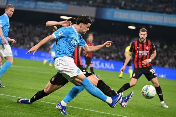 «Наполи» сохранил надежды на титул чемпиона Серии А