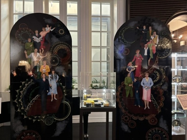 Основатели «Современника» превратились в панно