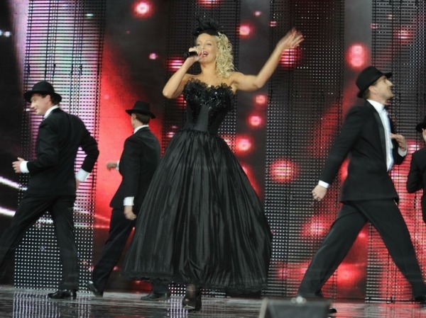 Работавшая с Моисеевым певица Збигневская – о борьбе с болезнью: «Не знаю, сколько ещё проживу»