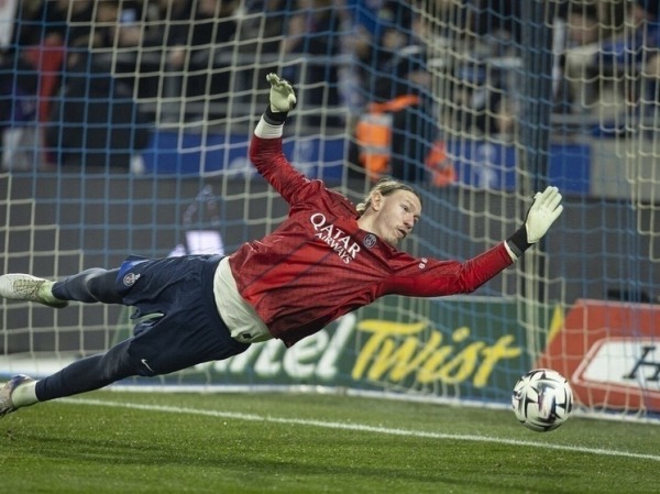 Сафонов закрыл ворота перед "Ливерпулем" и помог ПСЖ победить англичан