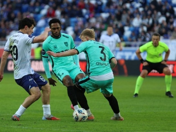 Шпилевский разнес судью после матча с "Балтикой" из-за пенальти