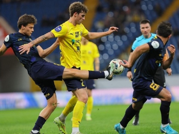 "Сочи" победил "Ростов" и сделал счастливым Игоря Осинькина