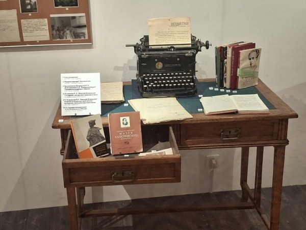 Советская «Софья Андреевна»: в Москве открыли выставку о Раисе Островской